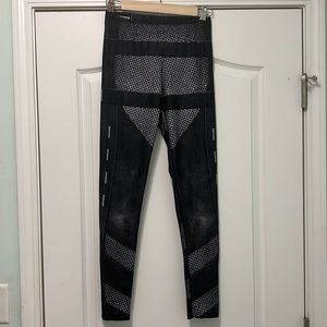 Gear bunch leggings size medium